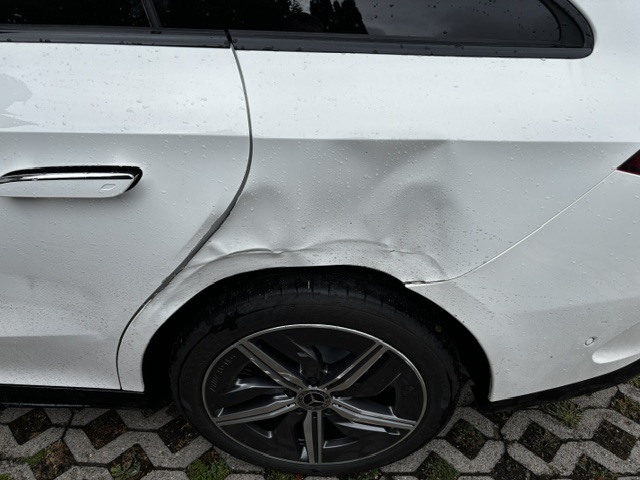 Leider wurde mein Auto geknutscht